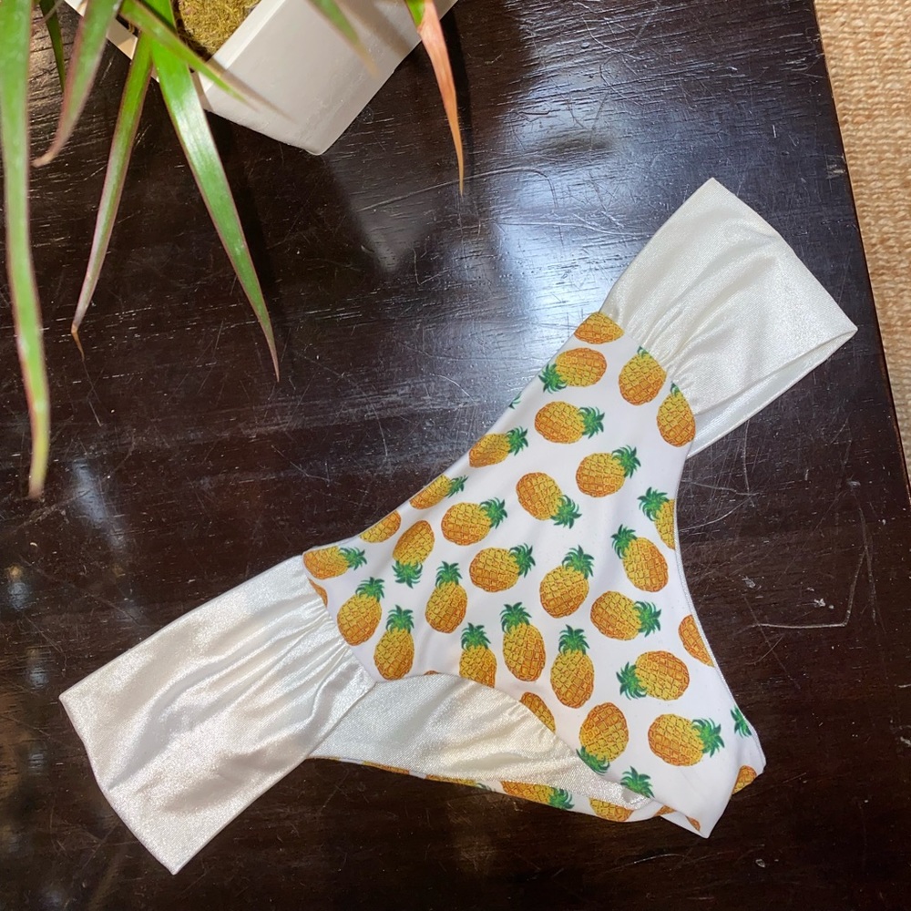 Brazilian bathing suit bottoms
